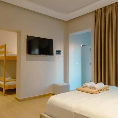 Delmar Gasthuis Golem (Tirana)